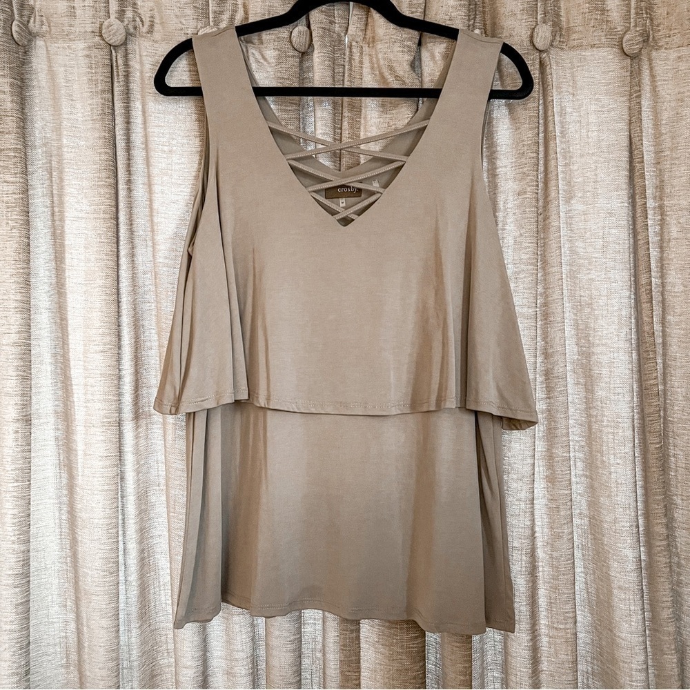 Crosby Grey Tiered Sleeveless Top With Lace Up Neckline in Size Medium